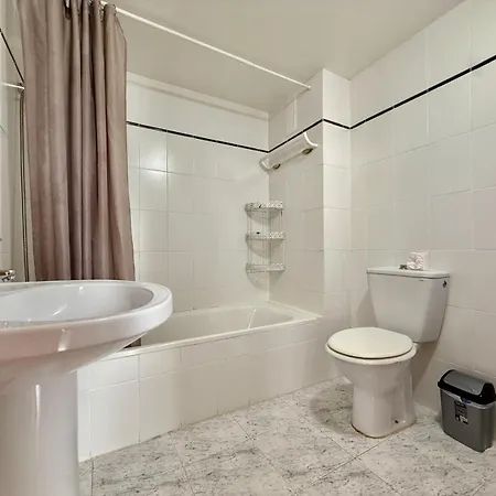 Apartment At223 Bobyan Calp